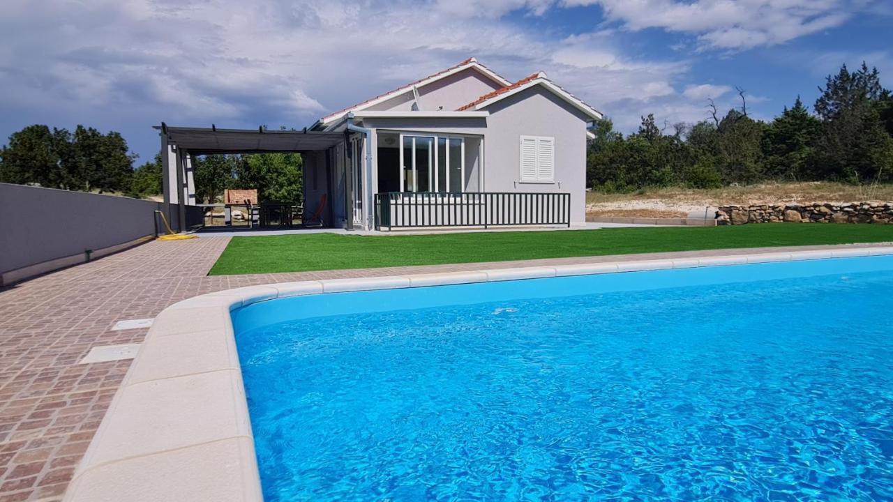Вілла Nane Garden House With Heated Pool Mirca  Екстер'єр фото