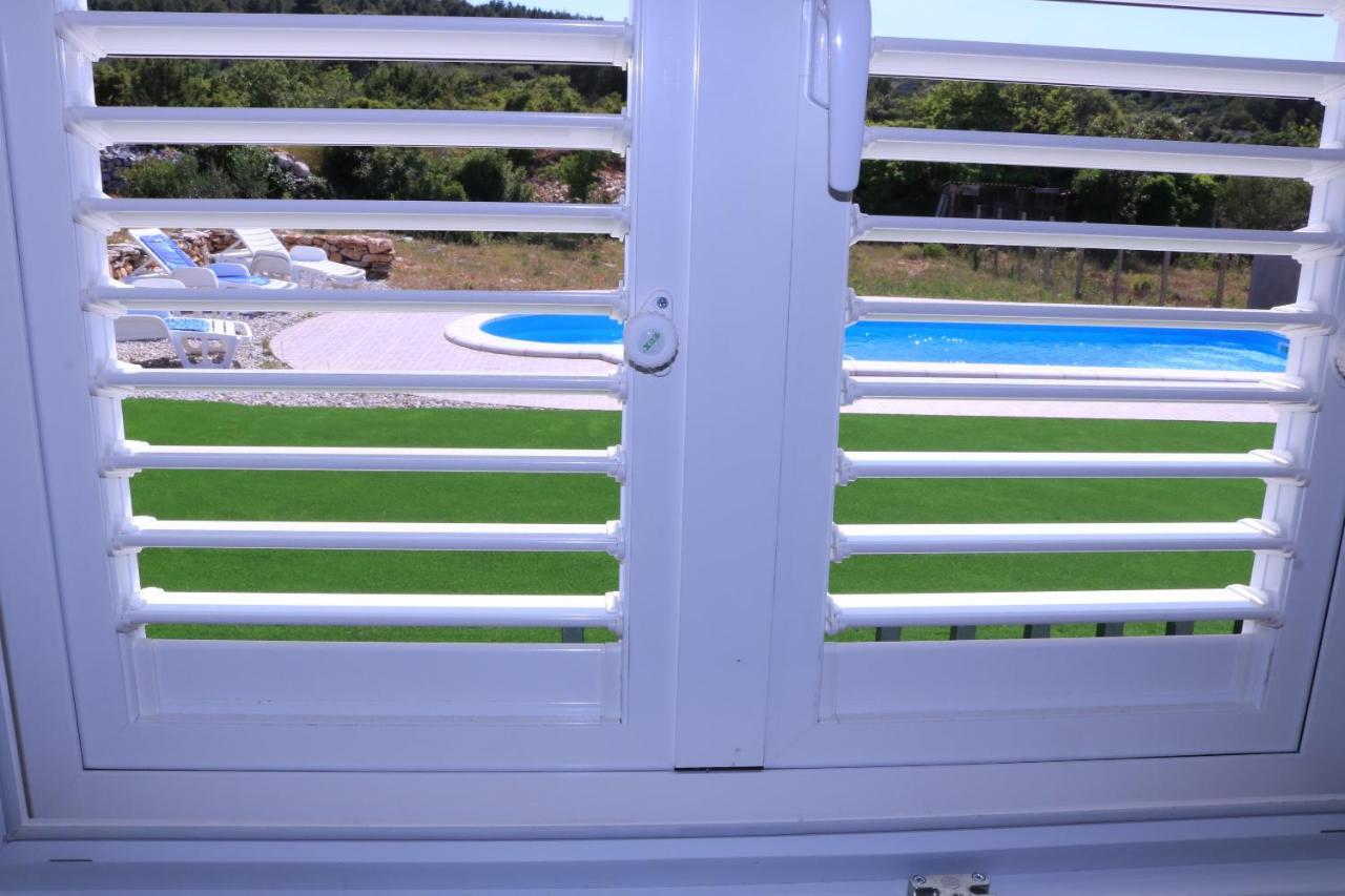 Вілла Nane Garden House With Heated Pool Mirca  Екстер'єр фото